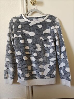 Cozy Grey & White Patterned Women's Sweater